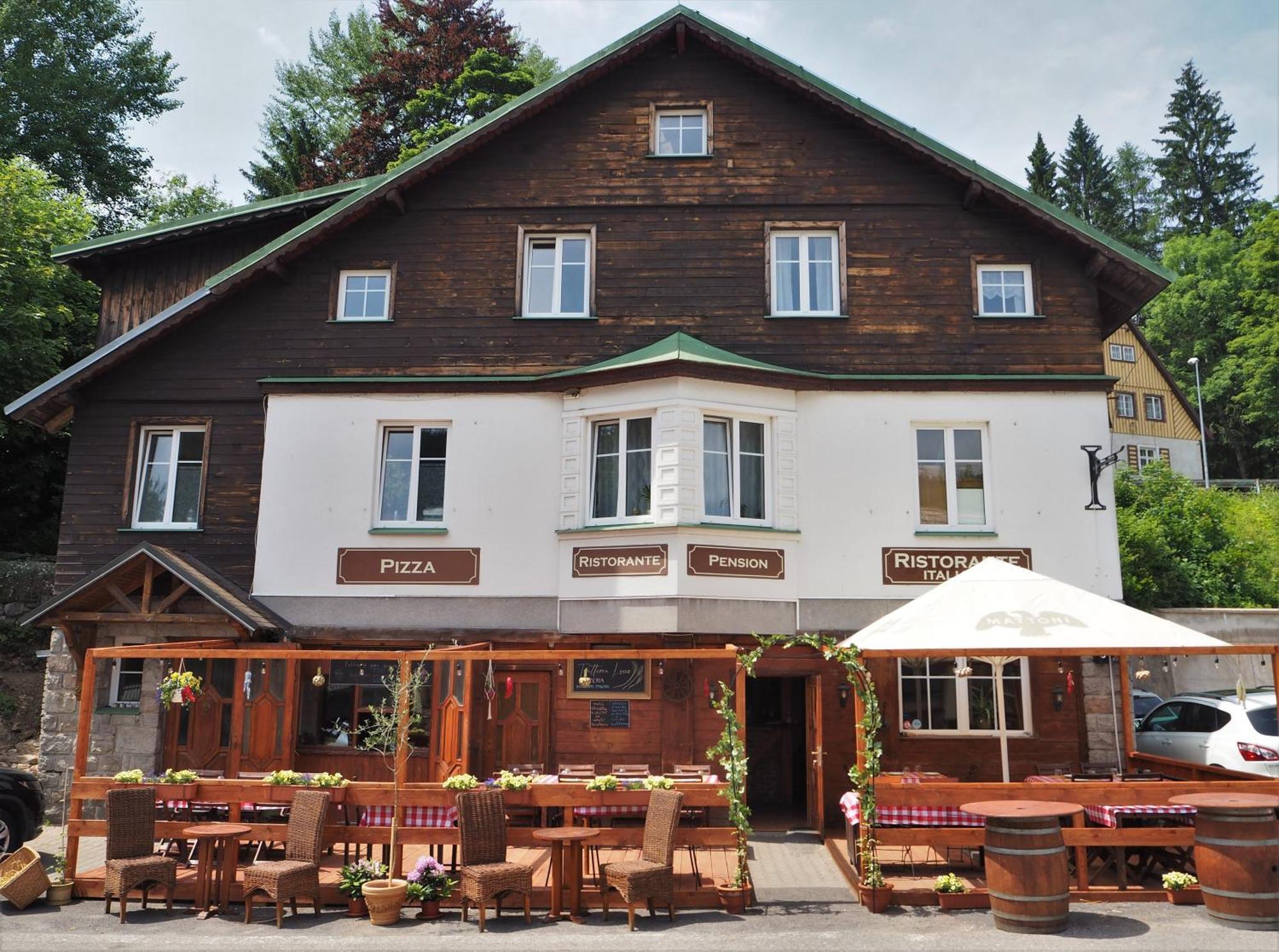 Penzion Sofinata & Pizzeria Špindlerŭv Mlýn Стая снимка